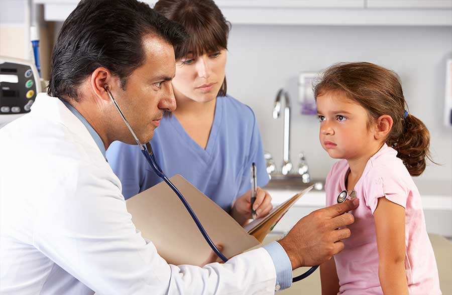 Случай у врача или как мама с папой дочку повели к доктору!